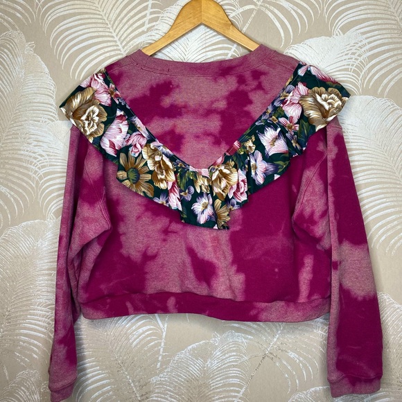 🪡 Handmade 🧵 Ruffle Sweatshirt - Picture 5 of 6